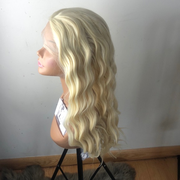 20” BLONDE WAVY LACE FRONT WIG *NEW*